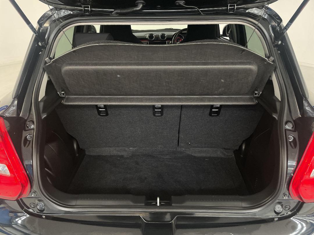 Photo '14' of Suzuki Swift