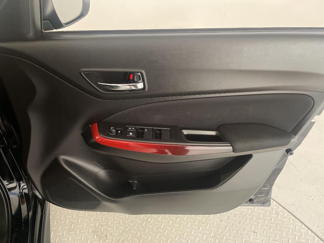 Photo '15' of Suzuki Swift