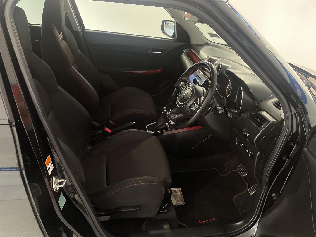 Photo '16' of Suzuki Swift