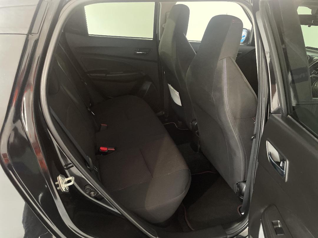 Photo '20' of Suzuki Swift