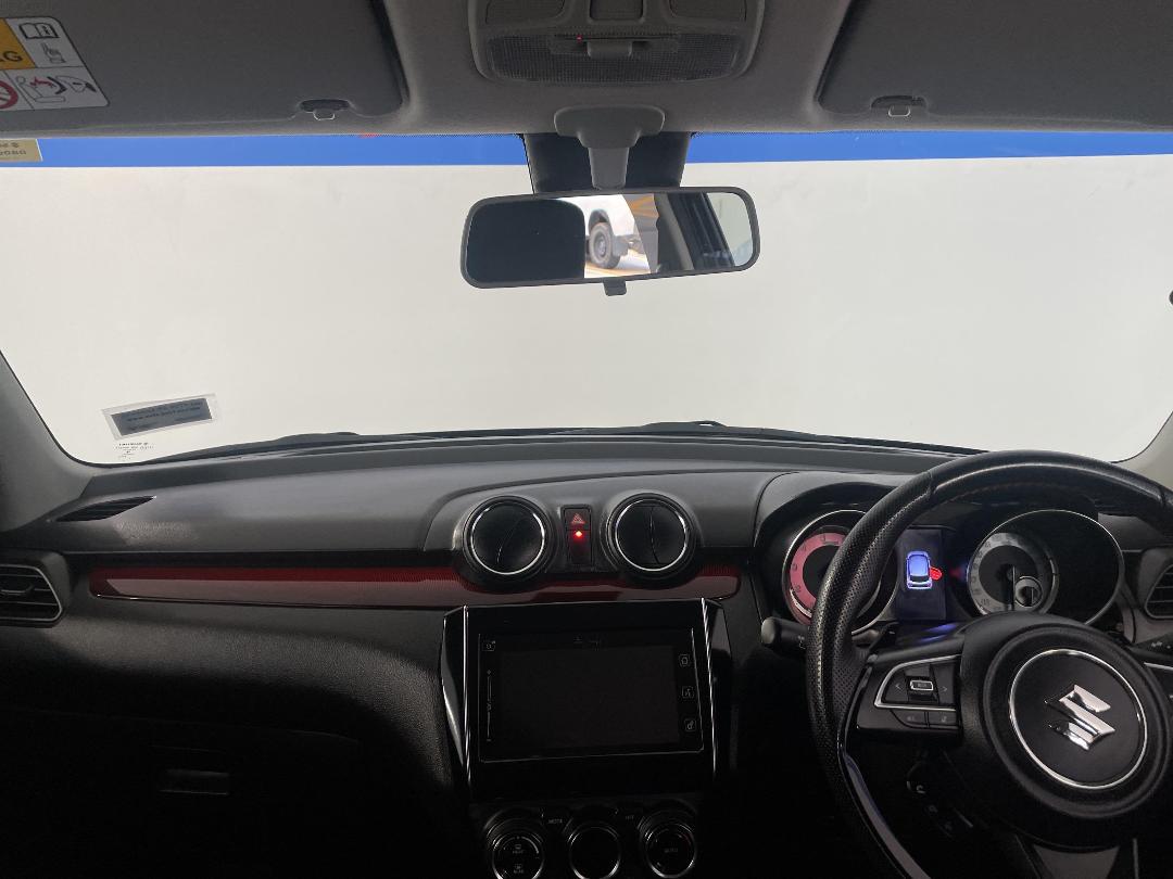 Photo '17' of Suzuki Swift