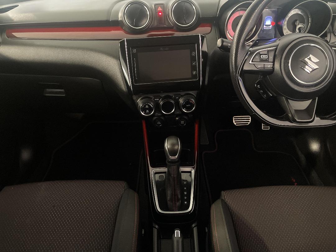 Photo '18' of Suzuki Swift