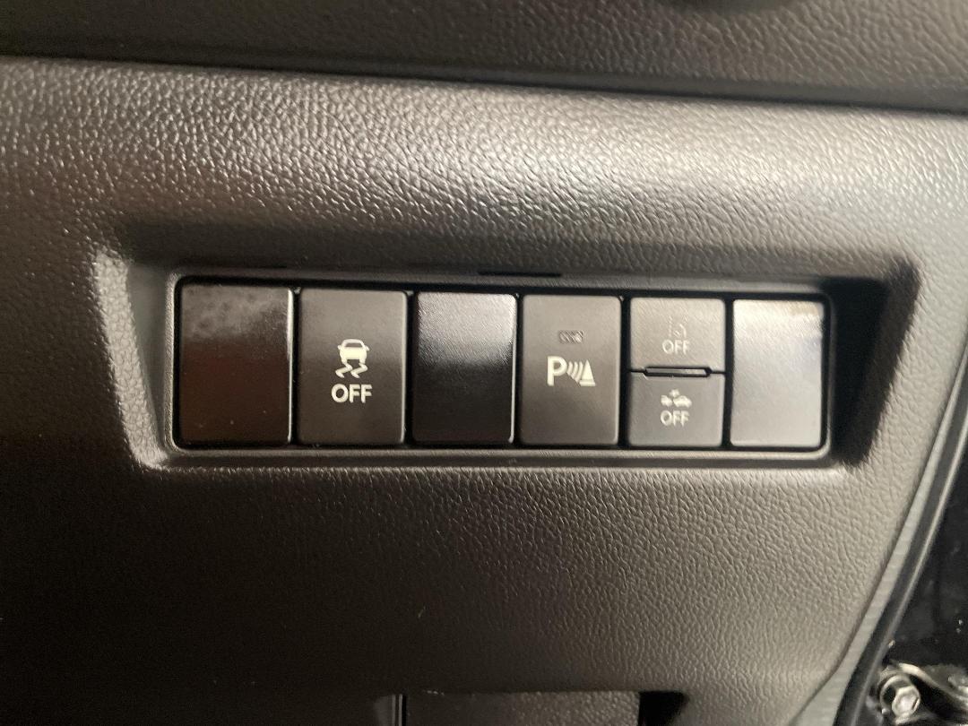 Photo '24' of Suzuki Swift