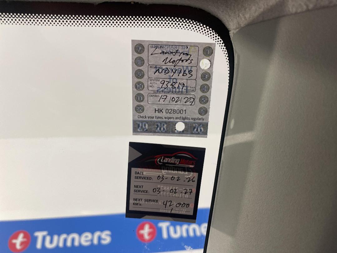 Photo '33' of Suzuki Swift