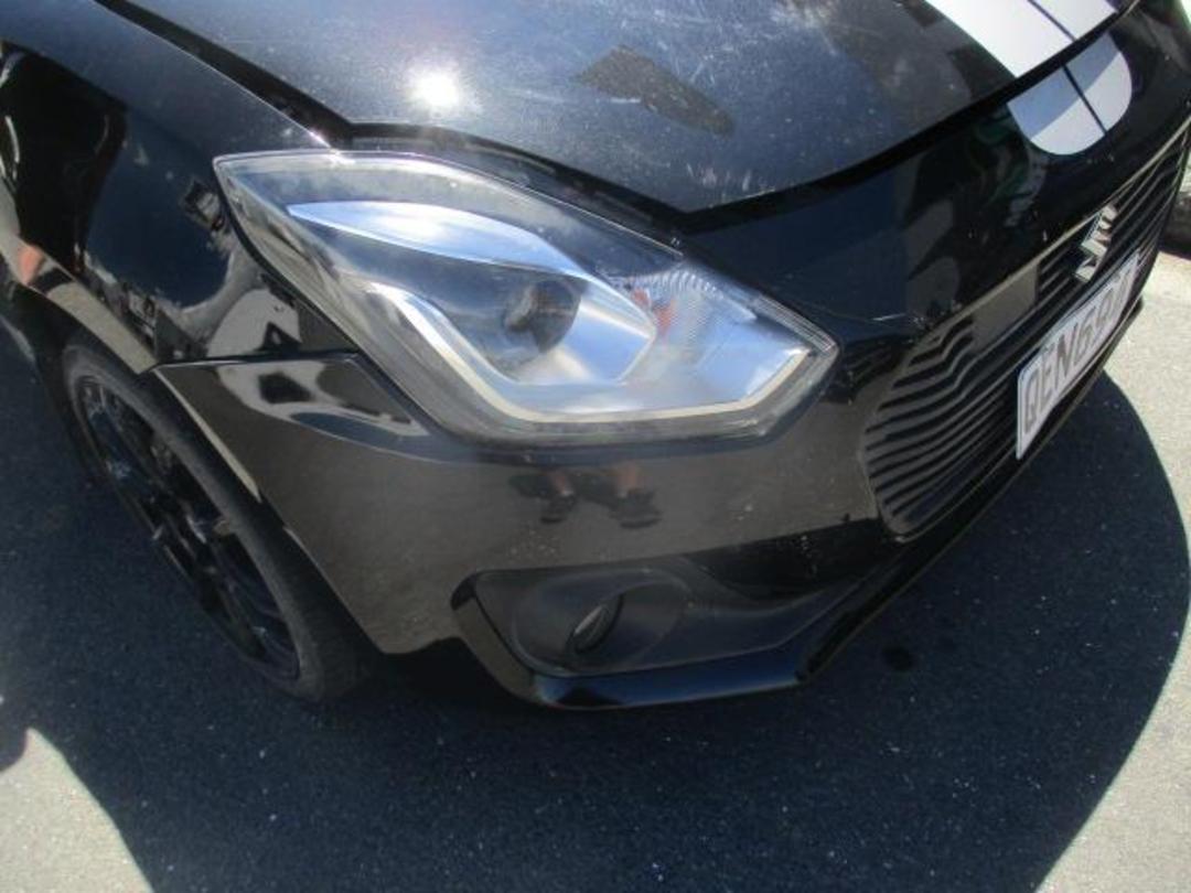 Photo '2' of Suzuki Swift RS