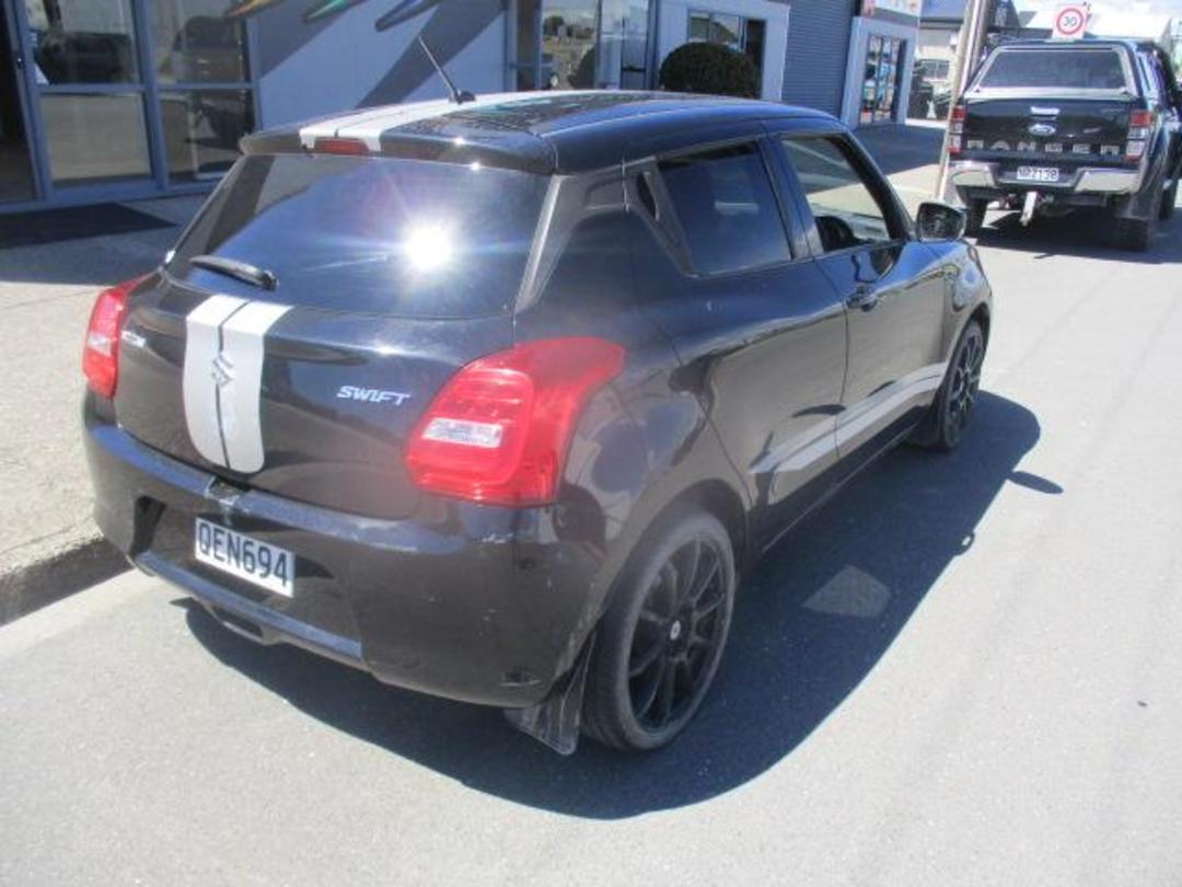 Photo '12' of Suzuki Swift RS