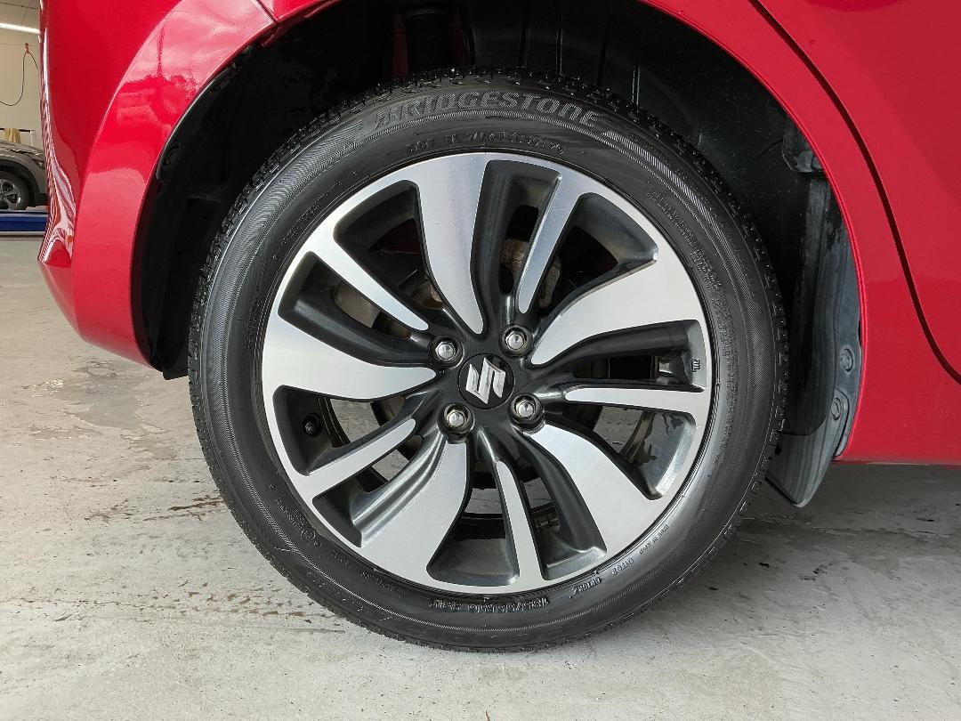 Photo '12' of Suzuki Swift Photo '12' of Suzuki Swift