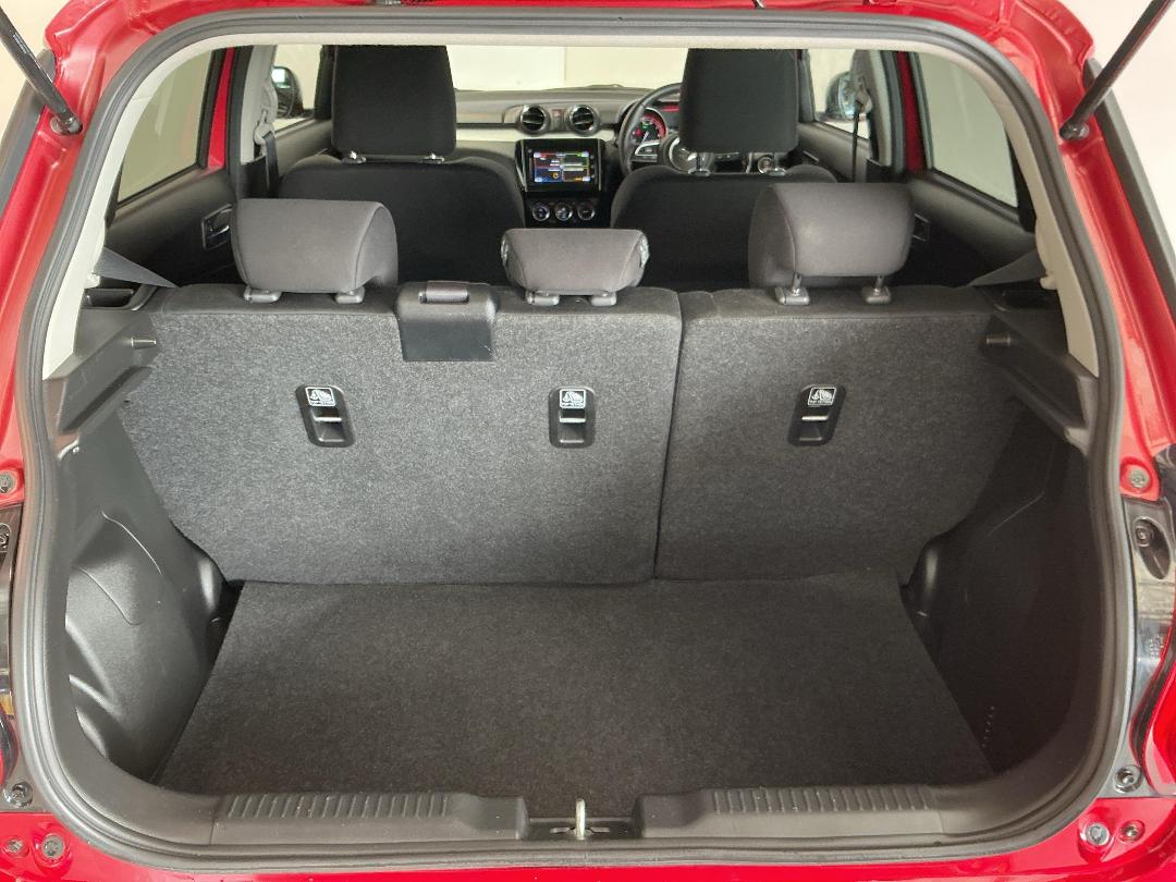 Photo '14' of Suzuki Swift Photo '14' of Suzuki Swift