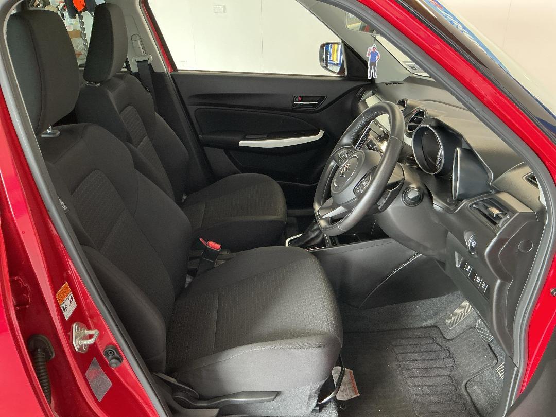 Photo '16' of Suzuki Swift Photo '16' of Suzuki Swift