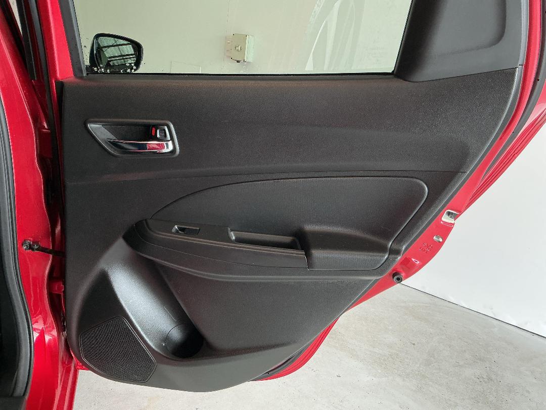 Photo '19' of Suzuki Swift Photo '19' of Suzuki Swift