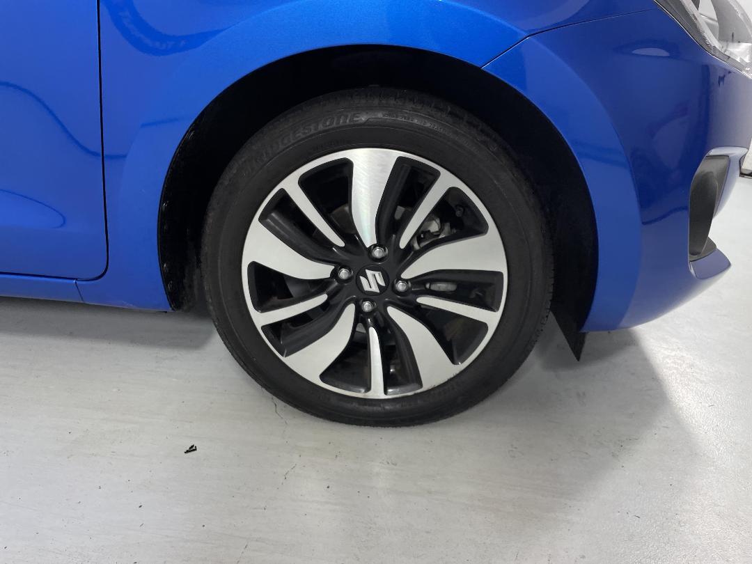 Photo '9' of Suzuki Swift Photo '9' of Suzuki Swift