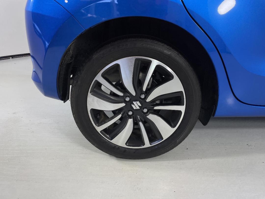 Photo '12' of Suzuki Swift Photo '12' of Suzuki Swift