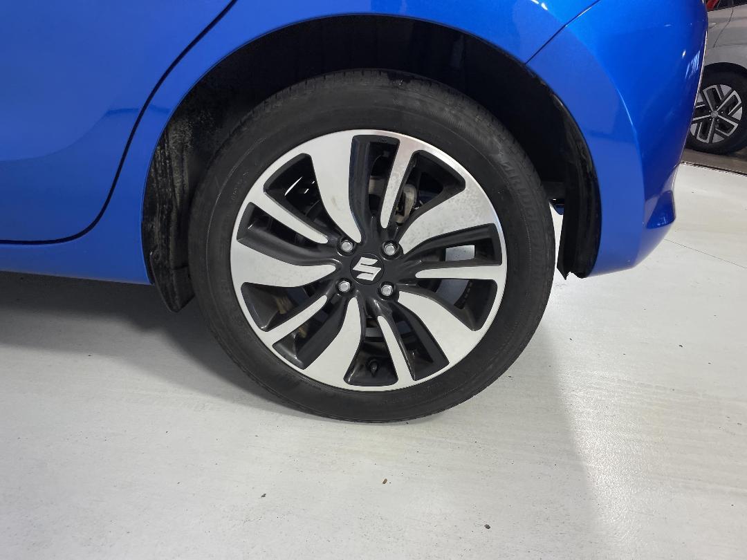 Photo '11' of Suzuki Swift Photo '11' of Suzuki Swift