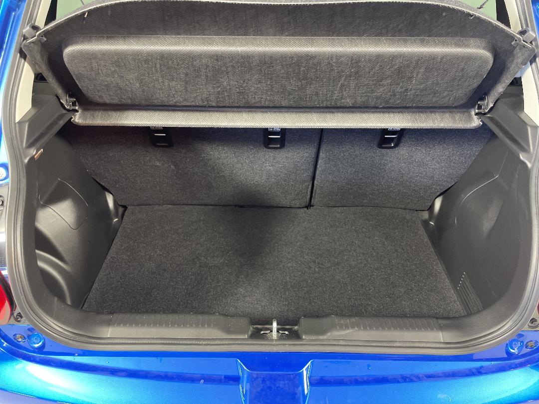 Photo '14' of Suzuki Swift Photo '14' of Suzuki Swift