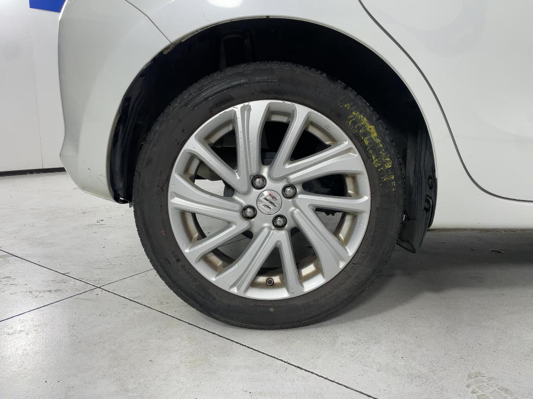 Photo '12' of Suzuki Swift