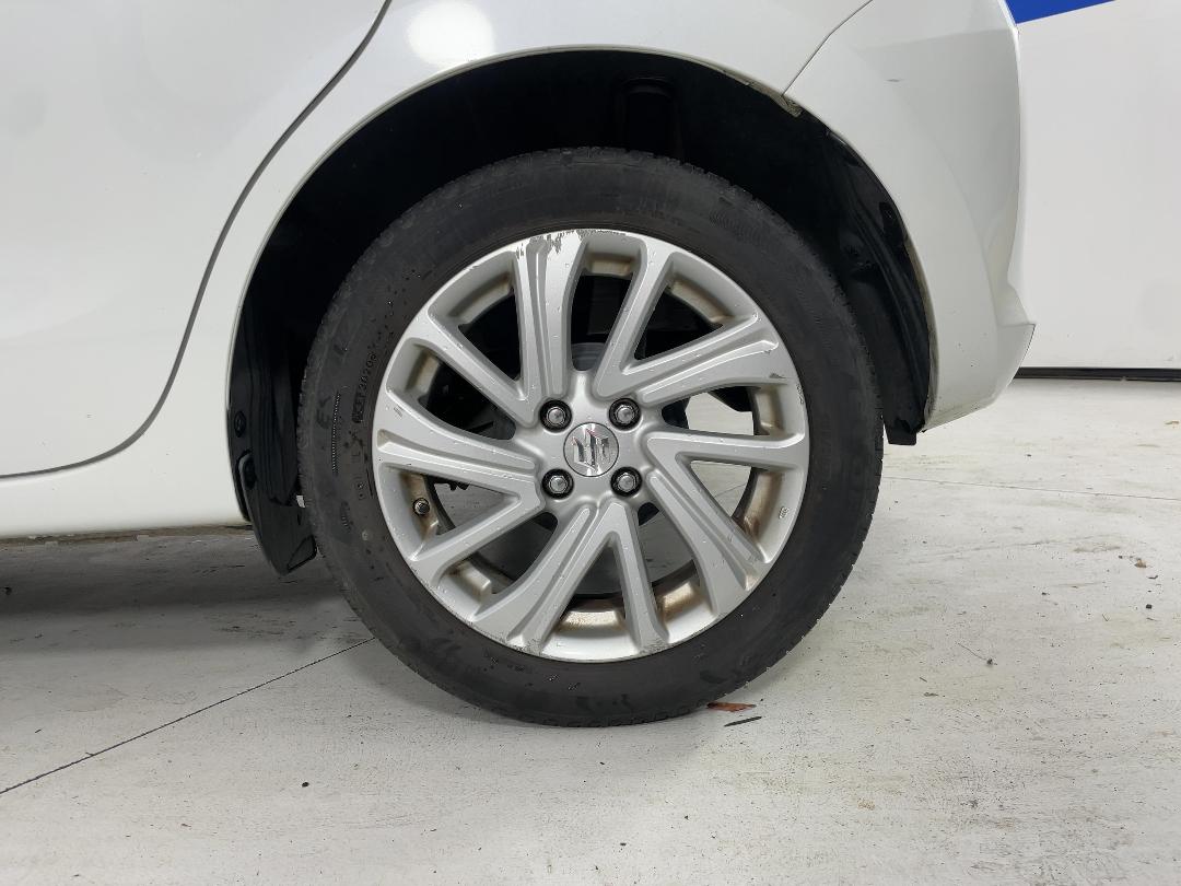 Photo '11' of Suzuki Swift