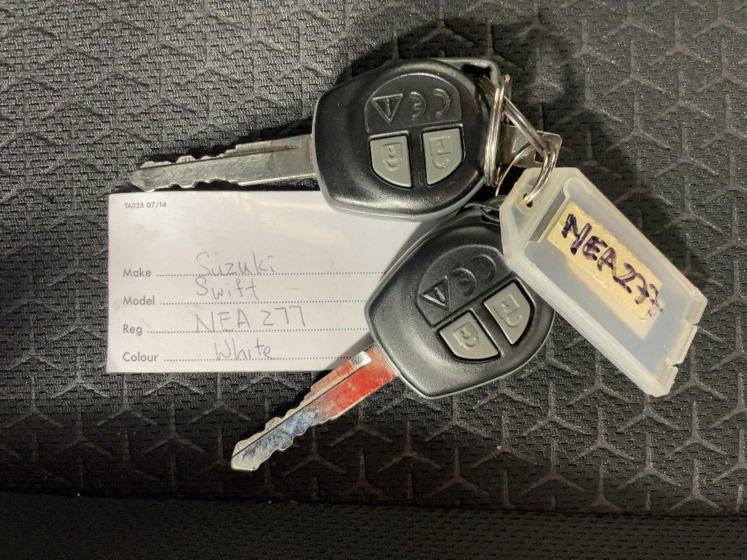 Photo '22' of Suzuki Swift