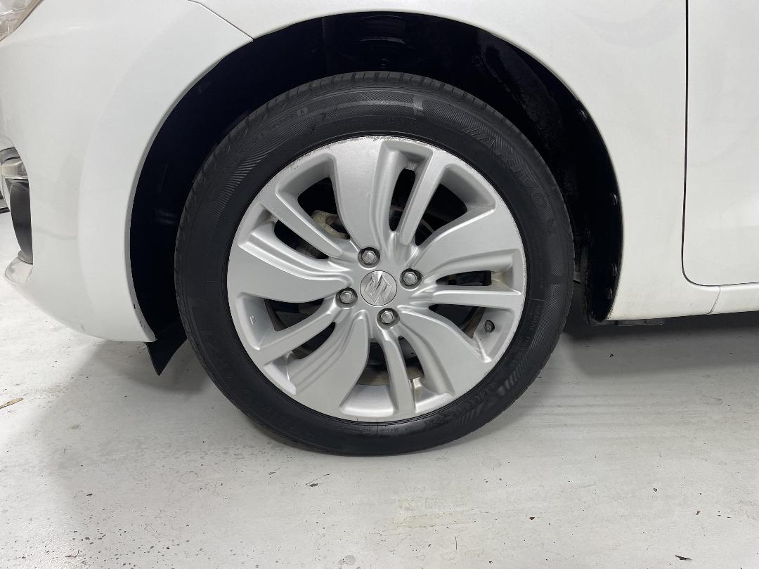 Photo '10' of Suzuki Swift