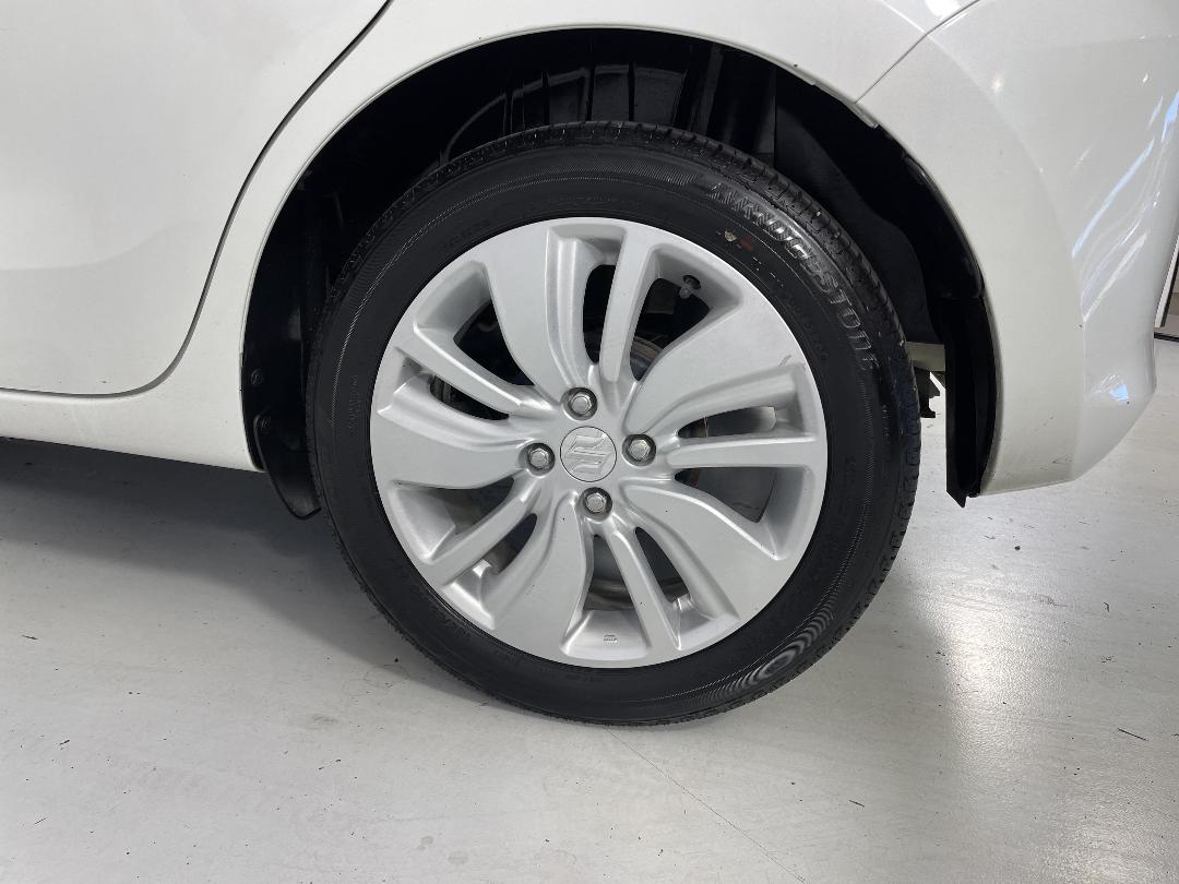 Photo '11' of Suzuki Swift