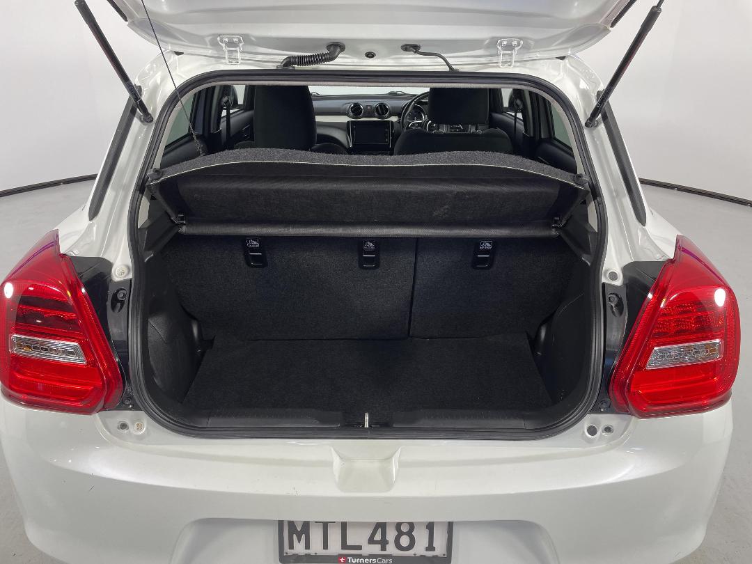 Photo '14' of Suzuki Swift