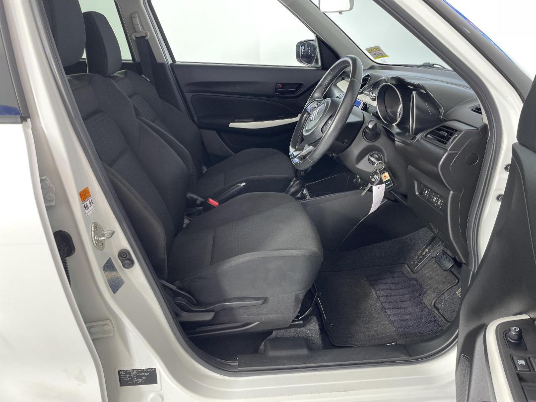 Photo '16' of Suzuki Swift