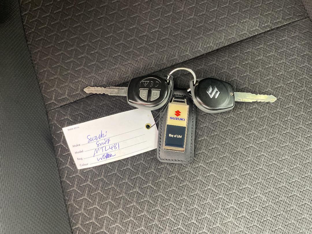 Photo '22' of Suzuki Swift