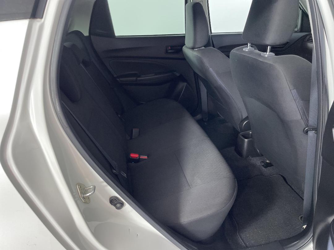 Photo '20' of Suzuki Swift