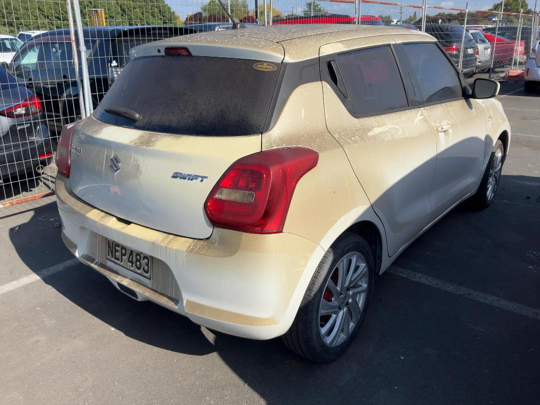 Photo '4' of Suzuki Swift GL