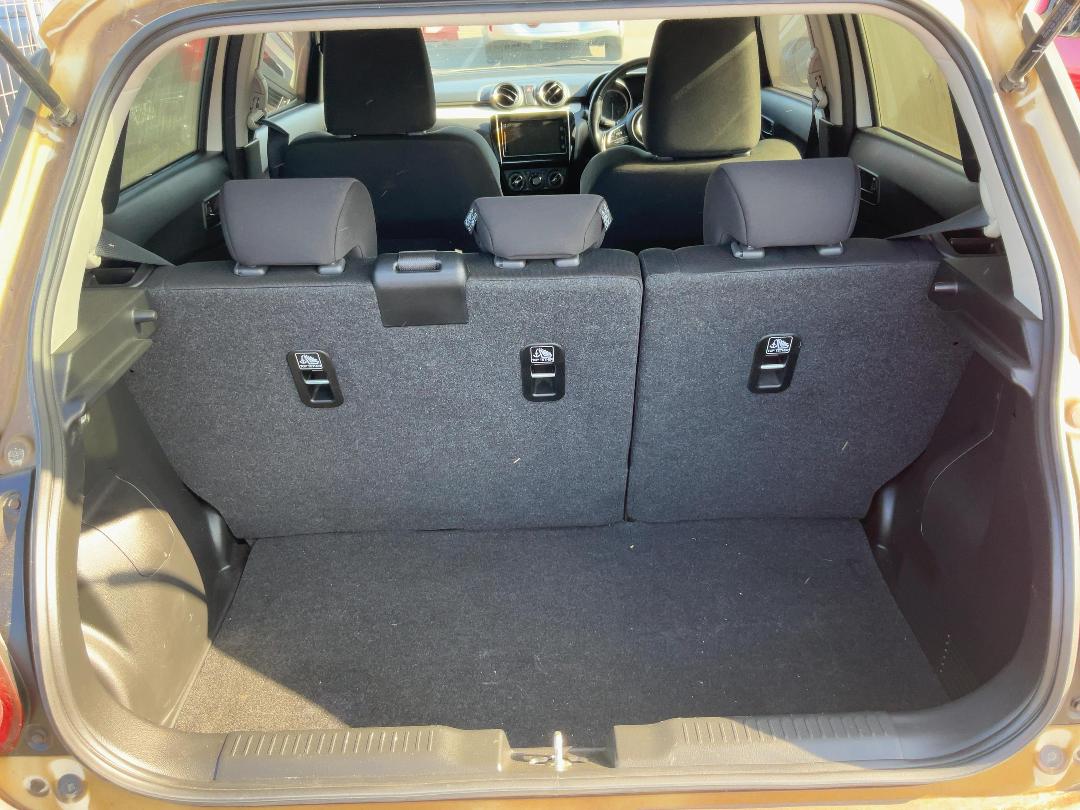 Photo '6' of Suzuki Swift GL