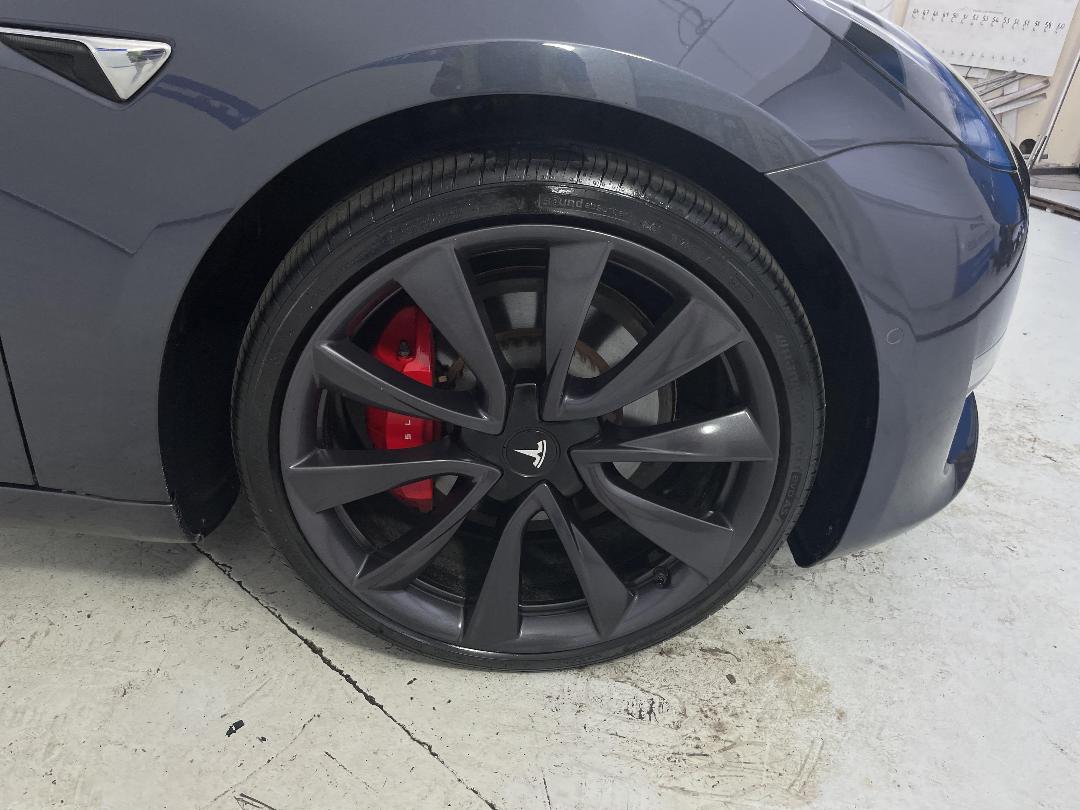 Photo '9' of Tesla Model 3