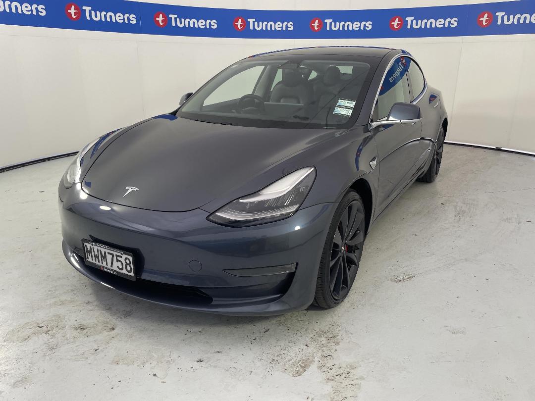 Photo '4' of Tesla Model 3