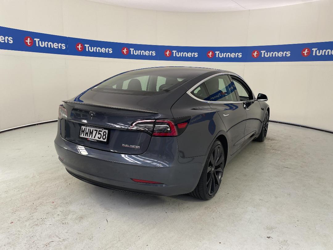 Photo '7' of Tesla Model 3