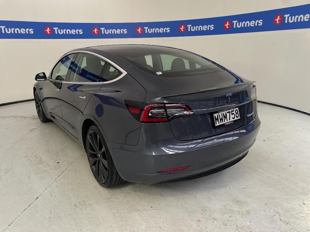 Photo '5' of Tesla Model 3