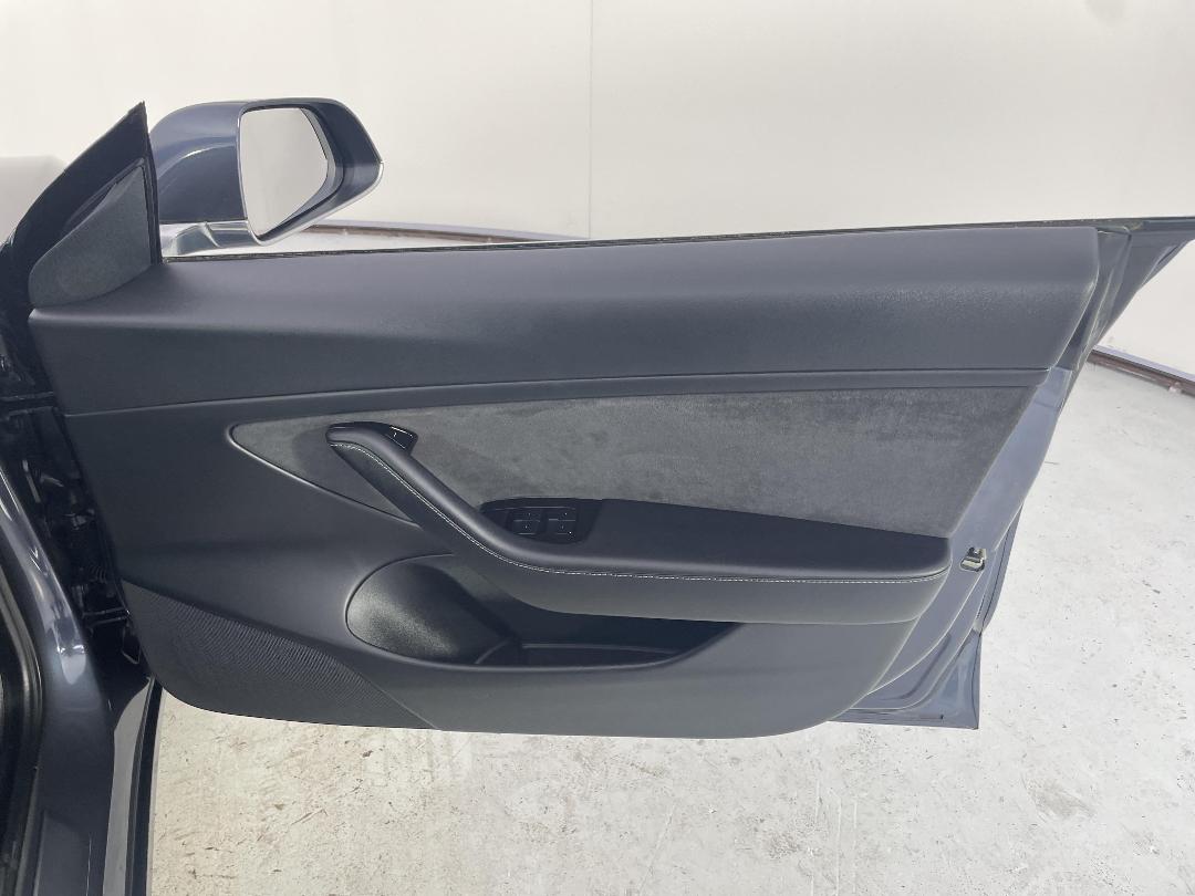 Photo '15' of Tesla Model 3