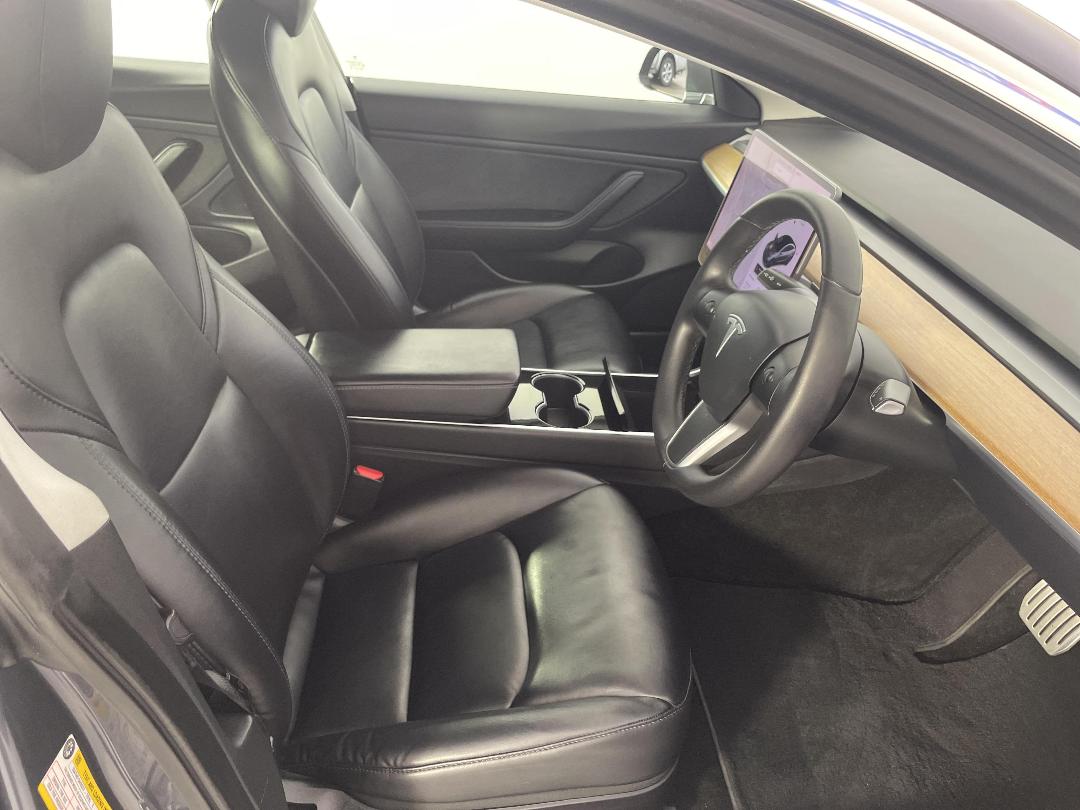 Photo '16' of Tesla Model 3