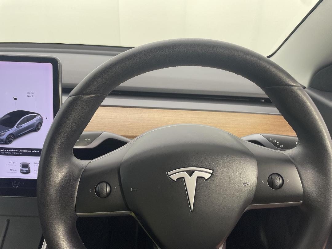 Photo '21' of Tesla Model 3