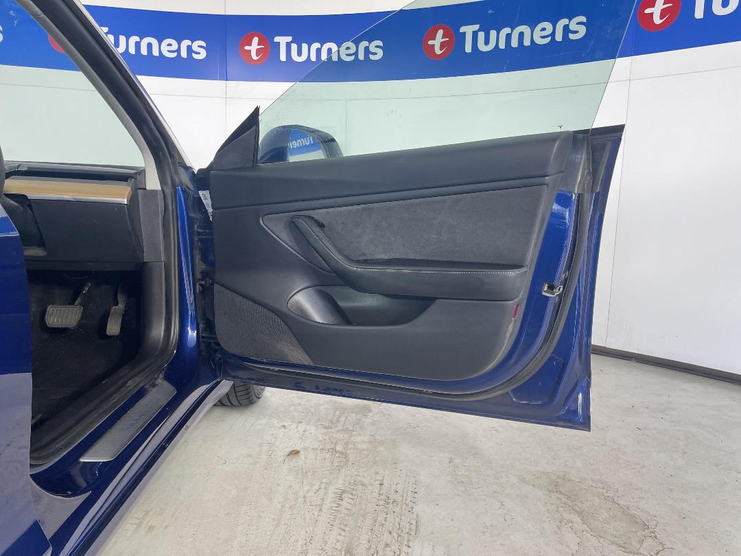 Photo '15' of Tesla Model 3 Photo '15' of Tesla Model 3