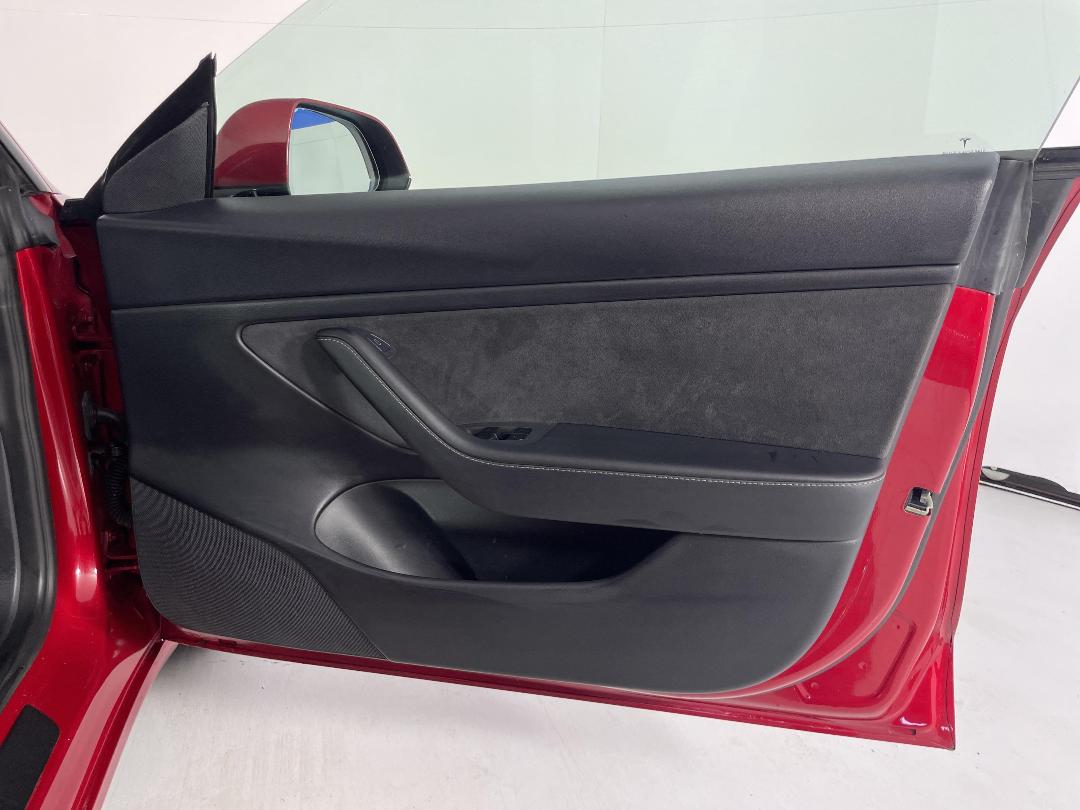 Photo '15' of Tesla Model 3 Photo '15' of Tesla Model 3