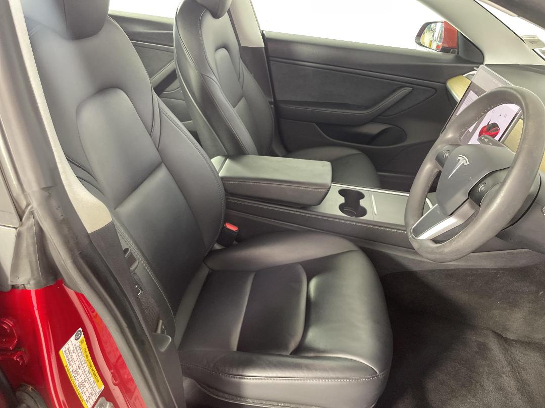 Photo '16' of Tesla Model 3 Photo '16' of Tesla Model 3