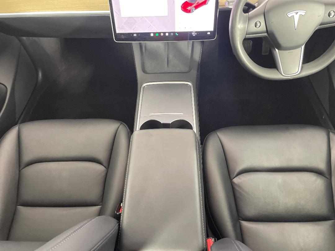 Photo '18' of Tesla Model 3 Photo '18' of Tesla Model 3
