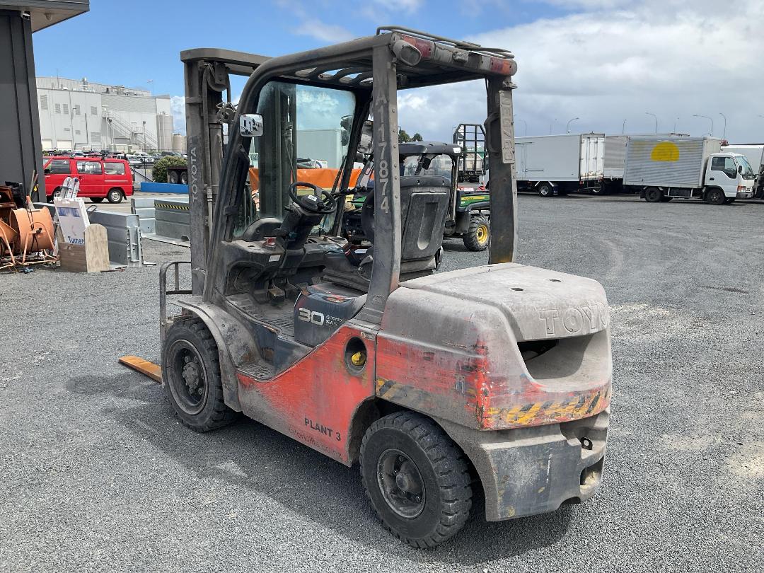Photo '6' of Toyota 72-8FD30 Forklift Photo '6' of Toyota 72-8FD30 Forklift