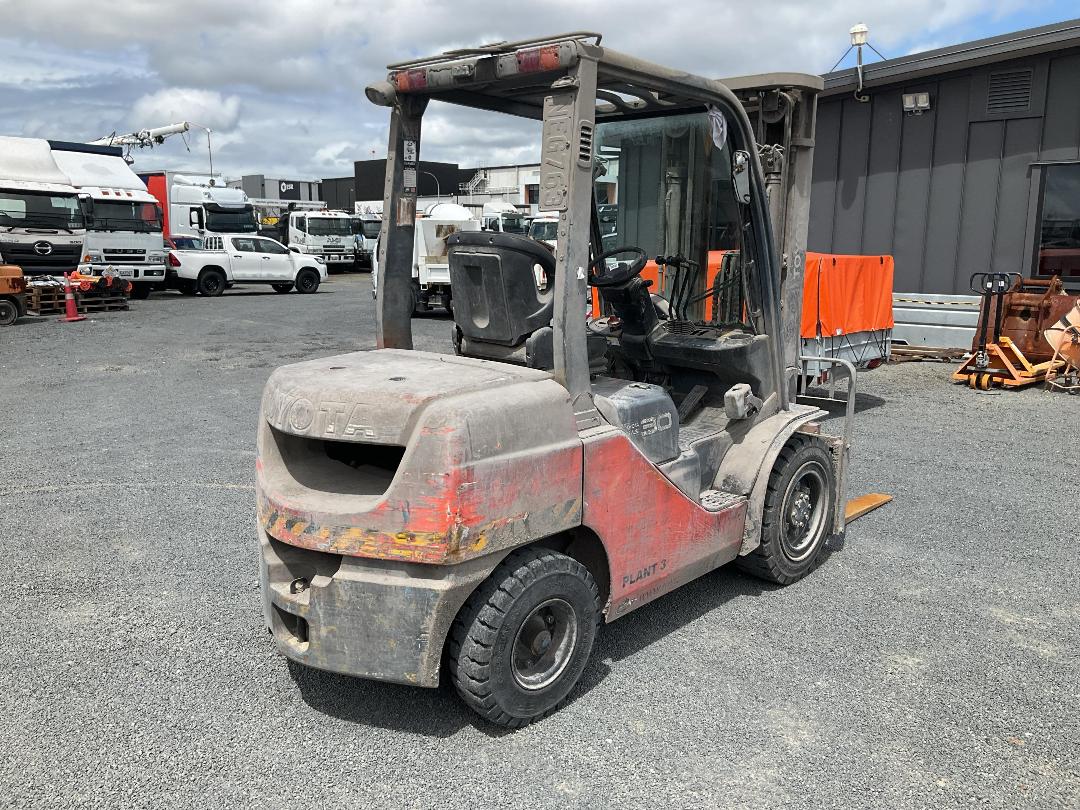 Photo '4' of Toyota 72-8FD30 Forklift Photo '4' of Toyota 72-8FD30 Forklift