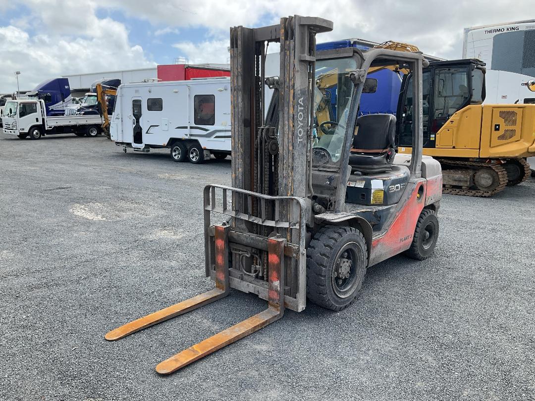 Photo '9' of Toyota 72-8FD30 Forklift Photo '9' of Toyota 72-8FD30 Forklift