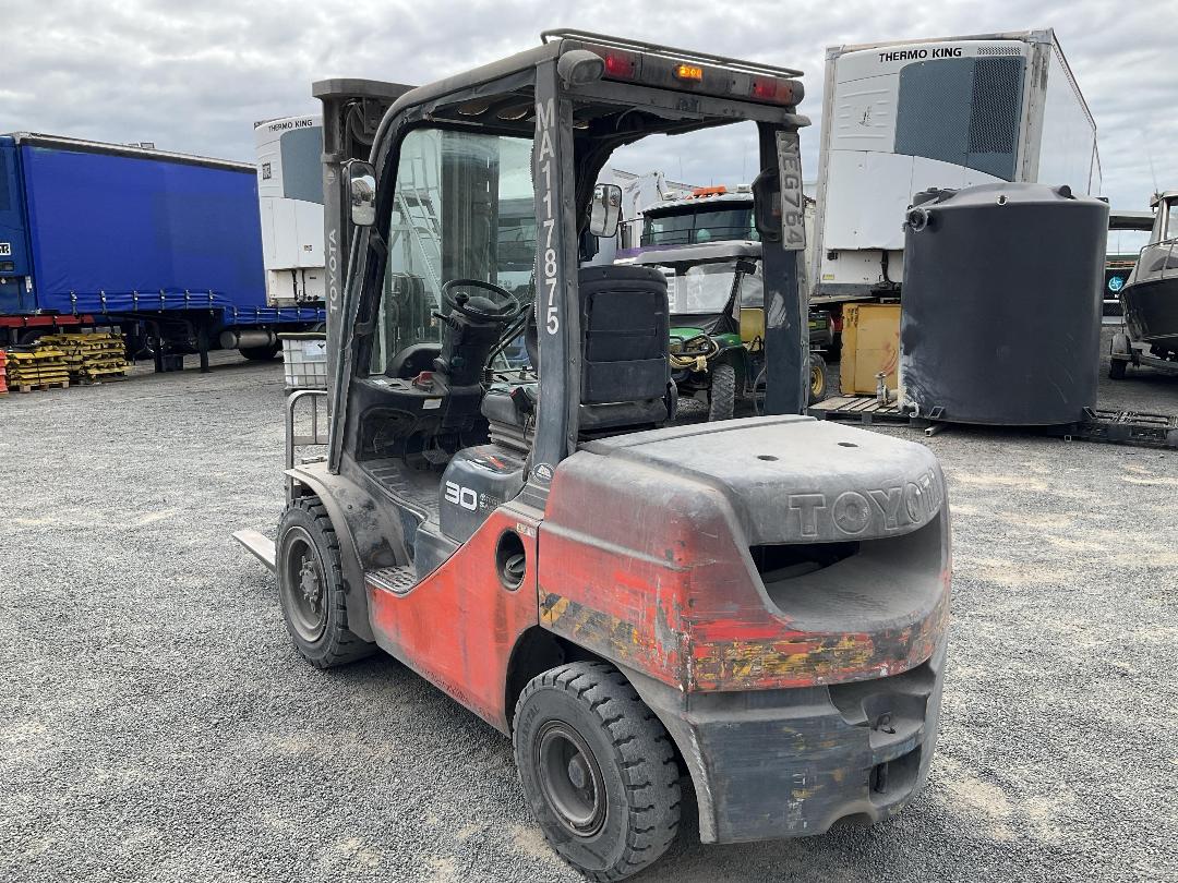 Photo '6' of Toyota 72-8FD30/FORKLIFT Forklift