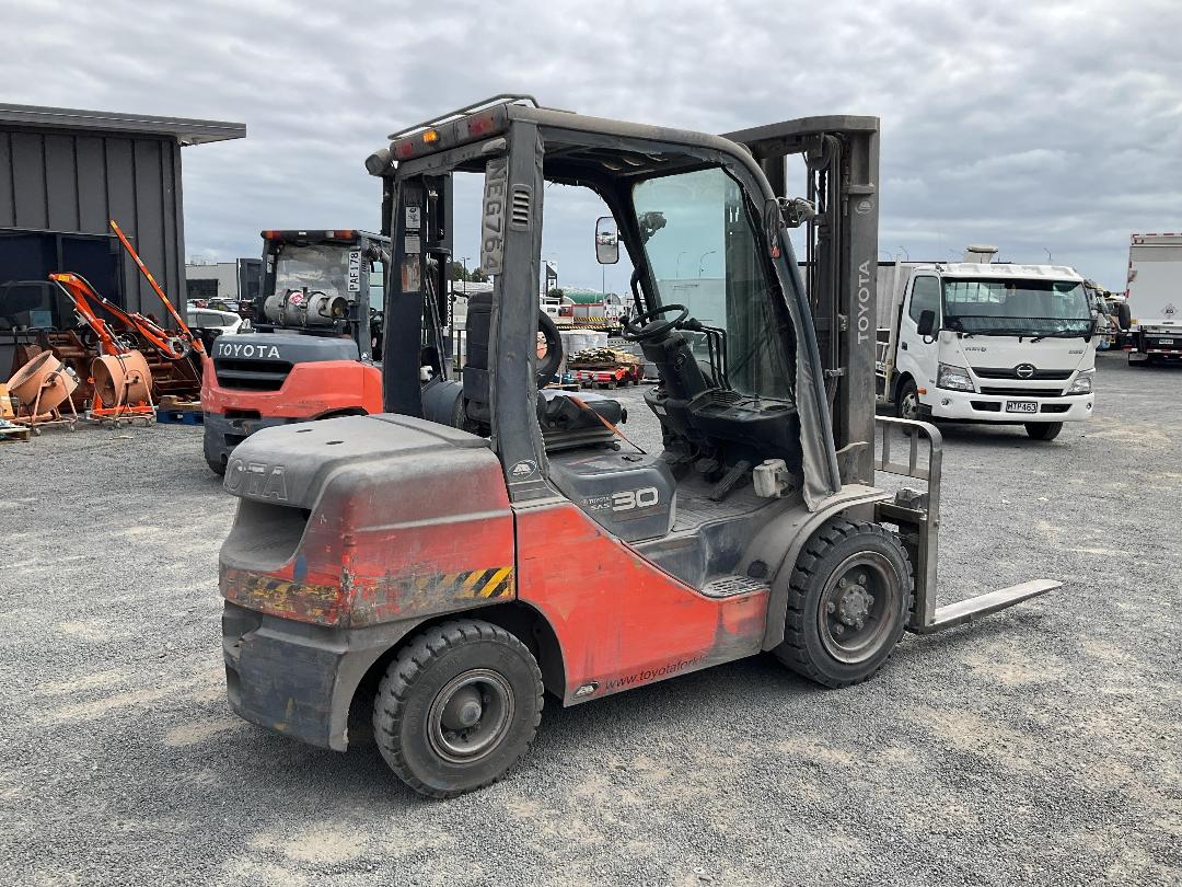 Photo '4' of Toyota 72-8FD30/FORKLIFT Forklift