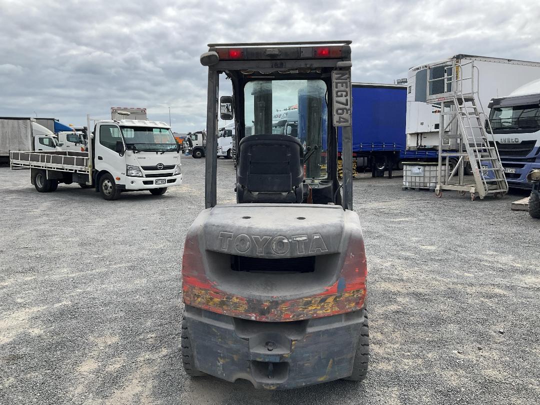 Photo '5' of Toyota 72-8FD30/FORKLIFT Forklift