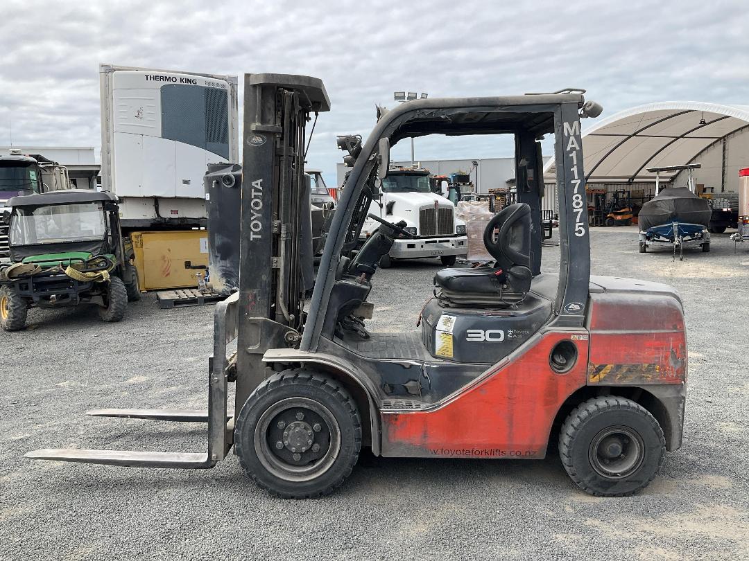 Photo '7' of Toyota 72-8FD30/FORKLIFT Forklift