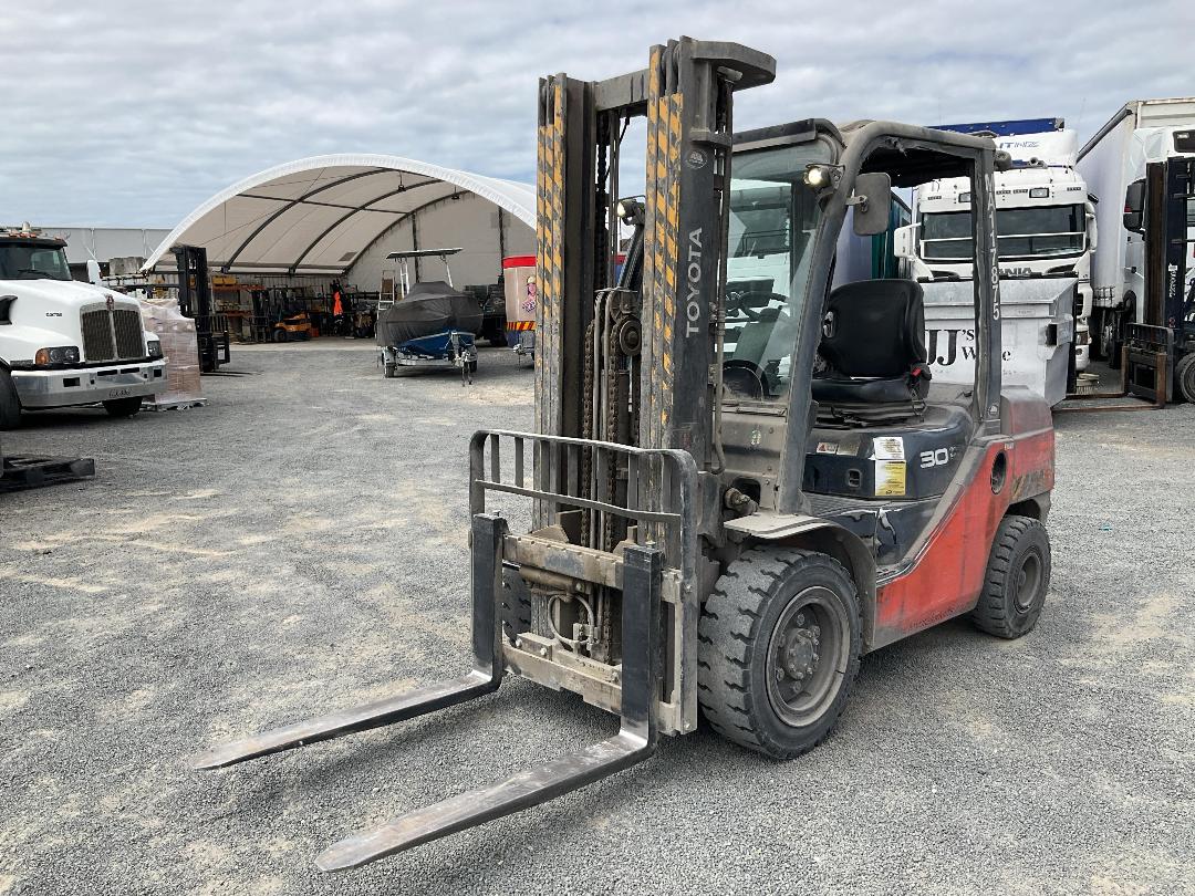 Photo '9' of Toyota 72-8FD30/FORKLIFT Forklift