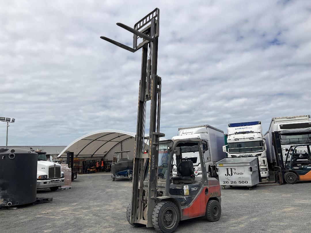 Photo '11' of Toyota 72-8FD30/FORKLIFT Forklift