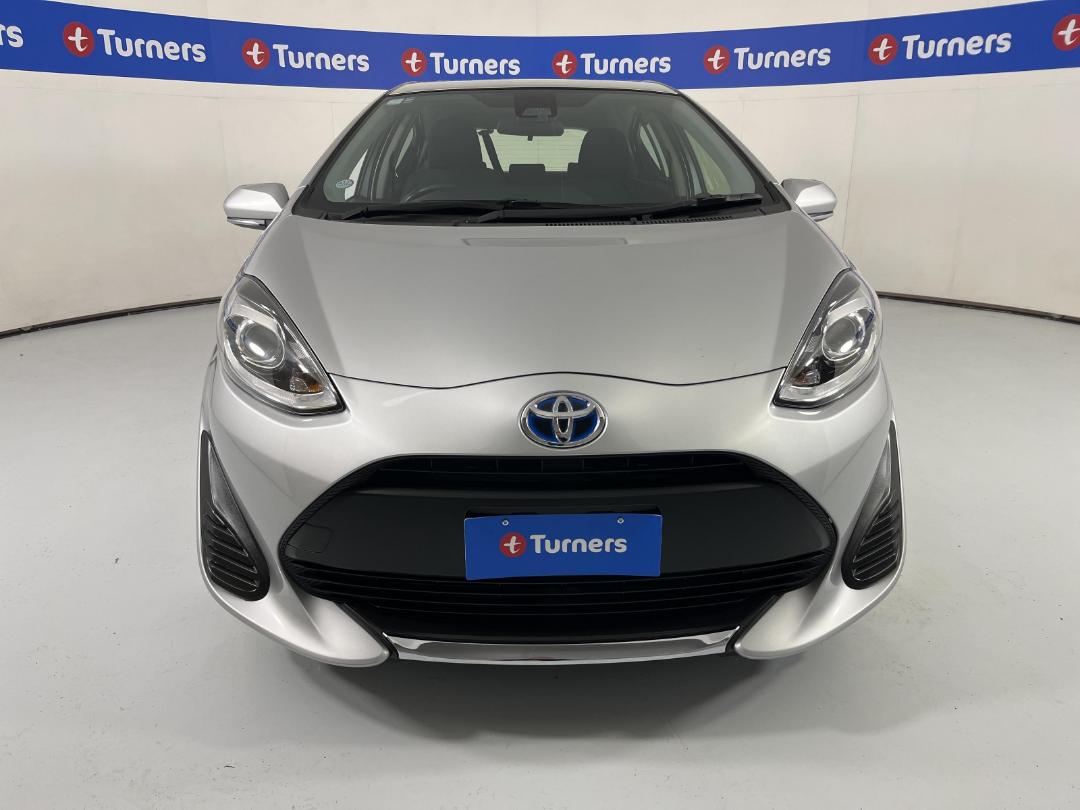 Photo '2' of Toyota Aqua Photo '2' of Toyota Aqua